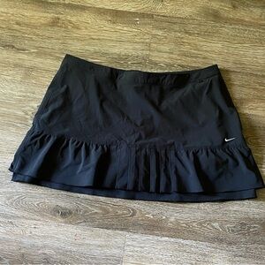 Nike Skirt Women’s‎ Size 10 Black Zip In Back